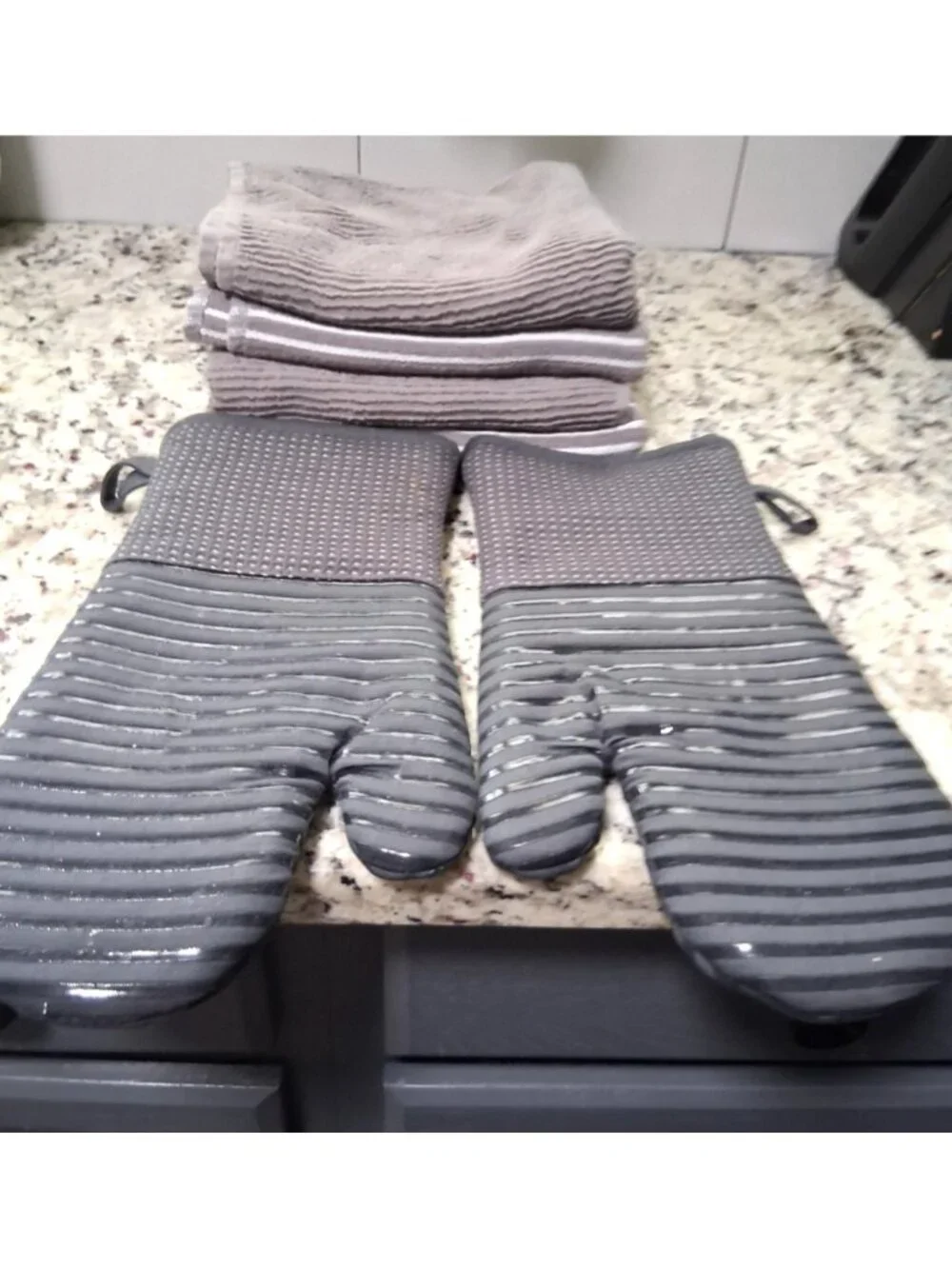 Set of 2 Kitchen Oven Mitts & 4 Hand Towels Gray 6pc bundle kitchen essentials